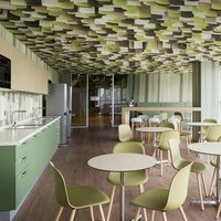 Non-flammable office ceiling Drop Stripe® in Raiffeisenbank 